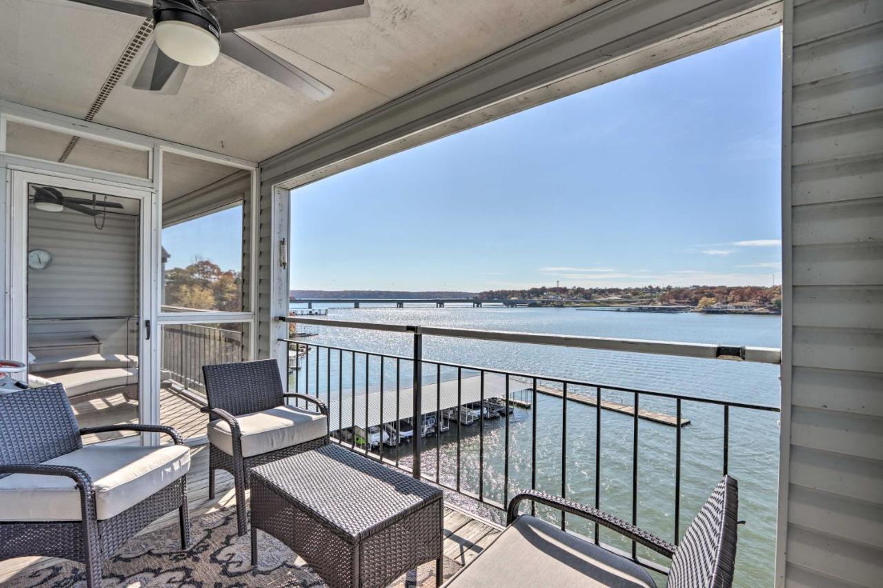 Sunny Osage Beach With Balcony And Lakefront View Экстерьер фото