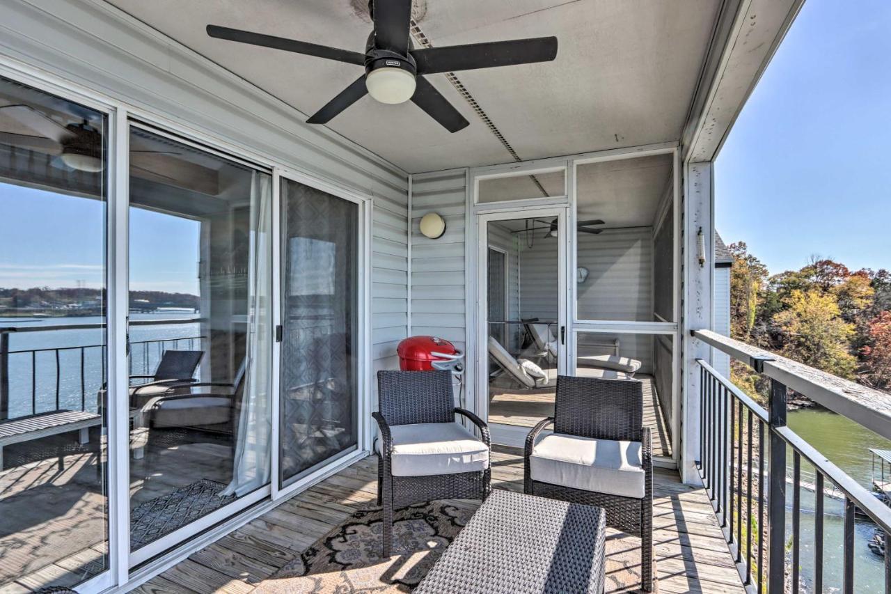 Sunny Osage Beach With Balcony And Lakefront View Экстерьер фото